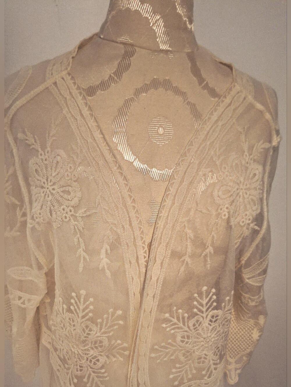 Cream Lace Kimono Robe - Picture 8 of 14